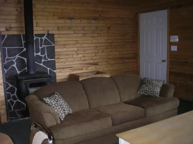 Cabins for rent in the North Whiteshell along the Winnipeg River in Manitoba in Canada - Image 7