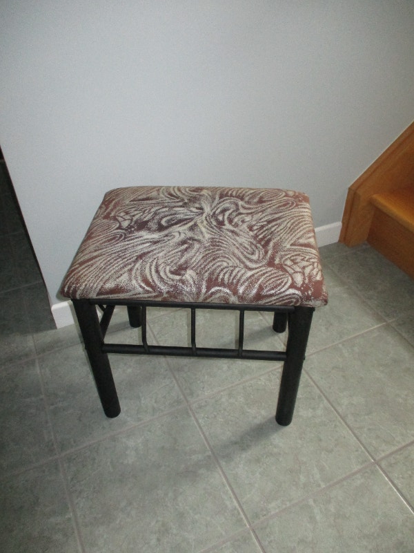 Small Metal Frame Footstool Other Ottawa Kijiji
