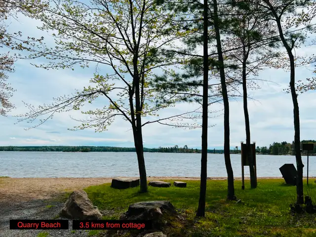Stony Lake Cottage in Ontario in Canada - Image 13