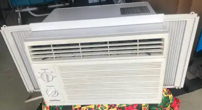 GoldStar Climatiseur de fenêtre 5050 BTU avec accessoires, View more