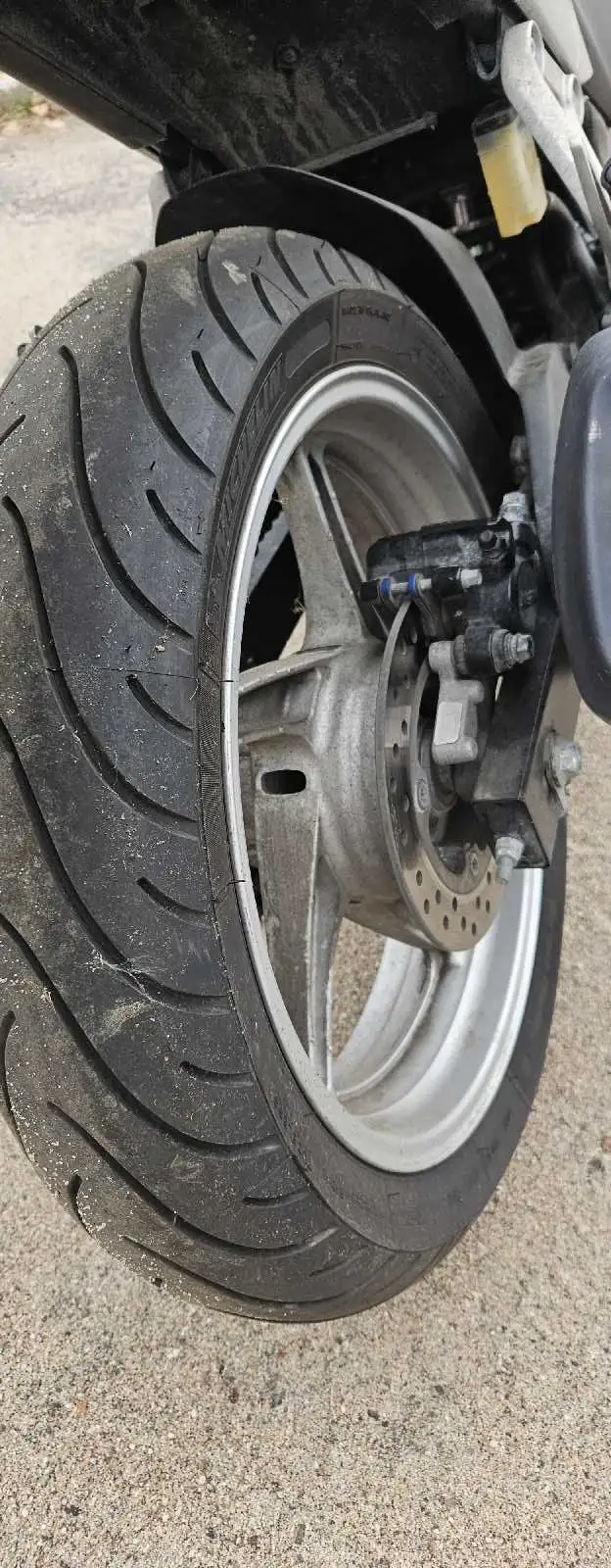 Honda CBR 250R in Sport Touring in Gatineau - Image 9