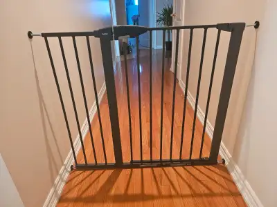 R Exclusive, only available at Babies R Us Canada. This safety gate is taller and wider than standar...