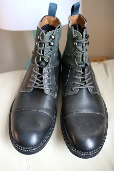 Men’s Boots leather Clarks Size US 10 or UK 9 EU 43 Bushwick Pea in Men's Shoes in Markham / York Region