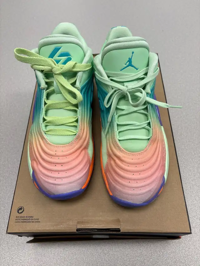 Nike Air Jordan Luka 3 Blurred Vision Vapor Green/ Basketball Sh in Men's Shoes in Lethbridge - Image 2