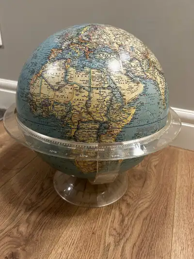 Vintage Light Up Globe Lamp, 1960s. National Geographic World, Voir plus