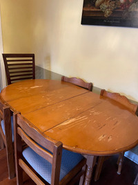Dining table with 6 chairs. 