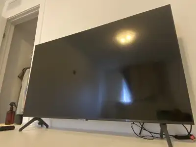 SAMSUNG Smart TV - 43" - Great Condition - Free Channels, View more