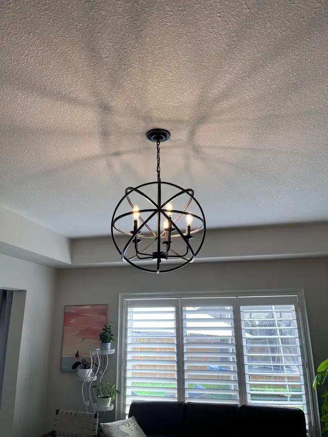 5 Light Up Chandelier in Indoor Lighting & Fans in Kitchener / Waterloo - Image 3