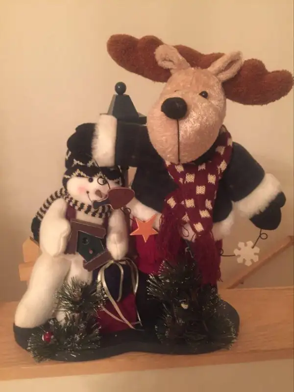 CHRISTMAS TABLETOP DECOR WITH WOOD BASE628543917210911210