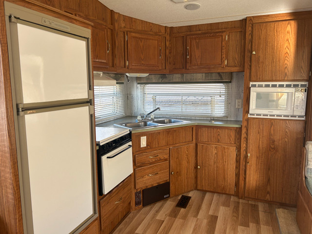 2000 Terry 5th wheel camper in Travel Trailers & Campers in Napanee - Image 4