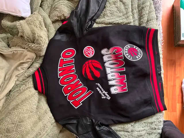 Raptors jacket in Men's in Mississauga / Peel Region - Image 5