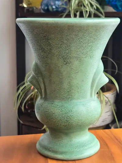 KNOCKOUT ART DECO MONMOUTH POTTERY VASE FANTASTIC SHAPE, View more