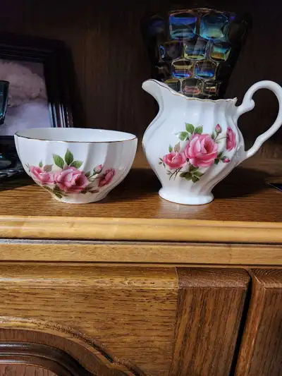 Cream and sugar dishes , View more