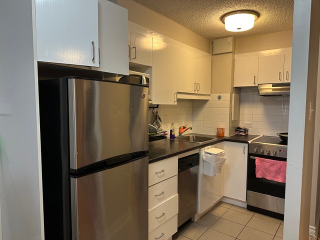 Spacious Studio for Lease Transfer – Downtown Montréal — photo 3