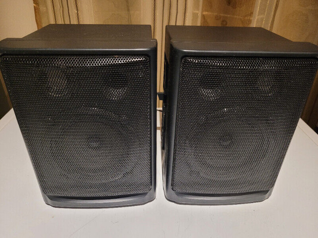 Pair Bookshelf 2-Way Speakers  (4 Ohm 50W) in Speakers in Barrie