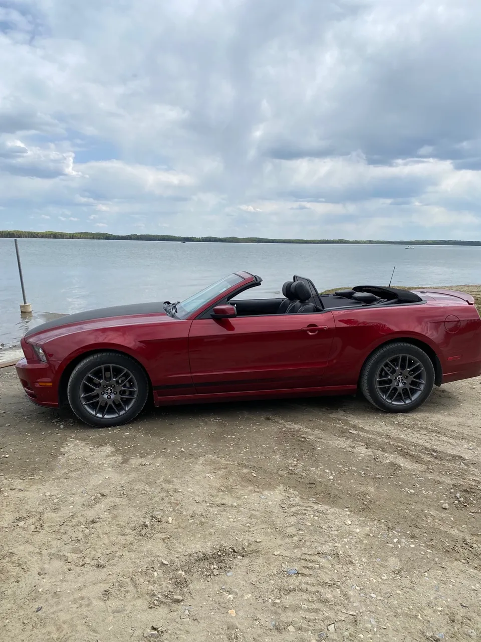 Mustang Premium 3.7L 6 speed manual