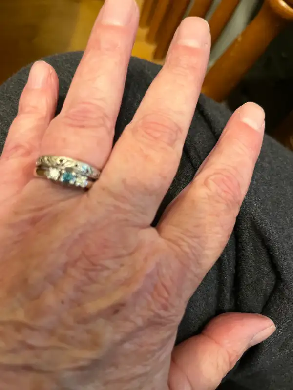 14K Blue and White Diamond Ring, size 7 in Jewellery & Watches in Ottawa - Image 3
