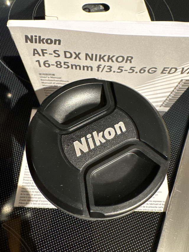 Nearly New Nikon AF-S DX NIKKOR 16-85mm f/3.5-5.6G ED VR II Zoom in Cameras & Camcorders in City of Halifax - Image 4