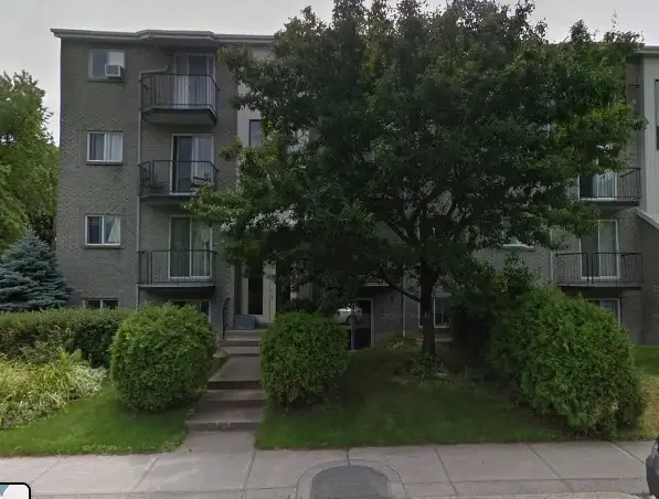 4 1/2 à louer à laval