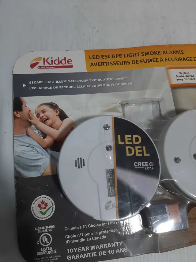 Kidde LED Escape Light Smoke Alarms in Security Systems in City of Montréal - Image 3