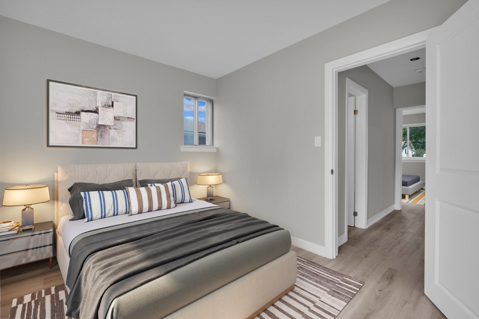 Private Laundry. Private AC. Balcony. Bright and spacious 2-bed 5