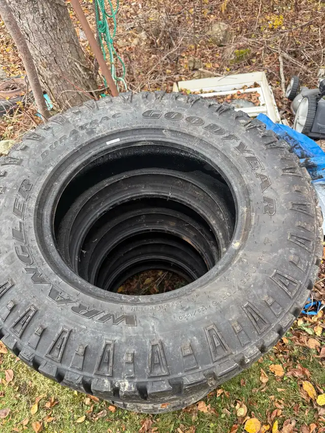 LT 275/70/18 Goodyear Wrangler in Tires & Rims in Yarmouth - Image 4