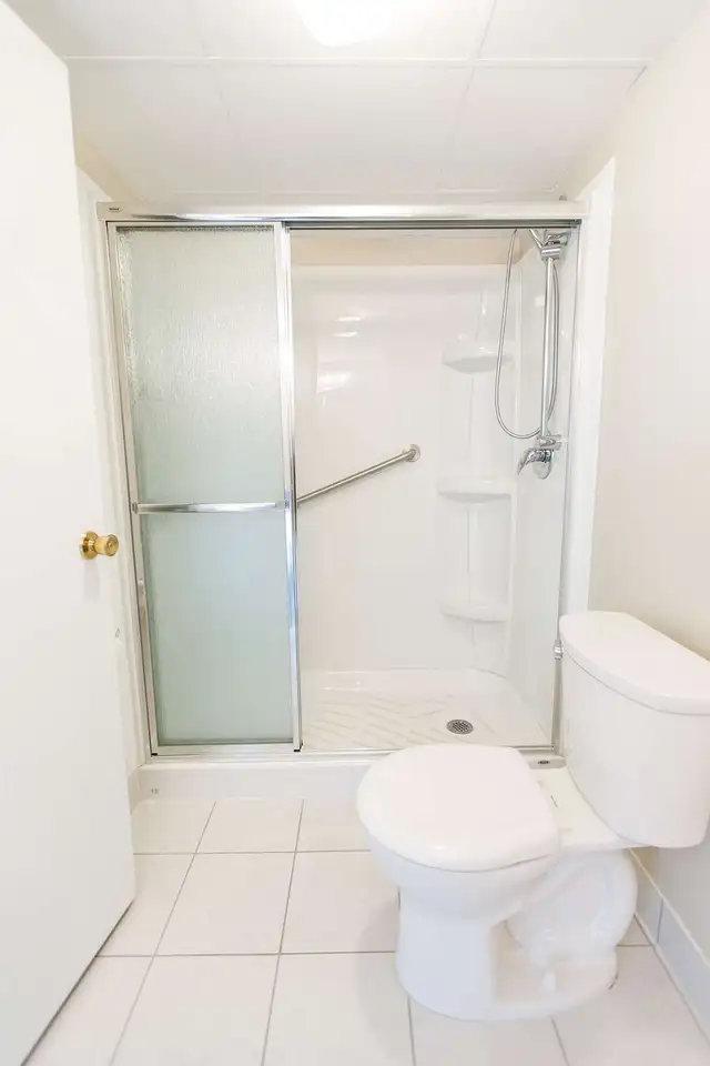 $2050 Spacious 2 bedroom condo in central Waterloo for rent. in Long Term Rentals in Kitchener / Waterloo - Image 11