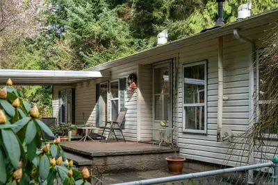 3 Bed, 2 Bath   Basement Home in Lantzville / North Nanaimo