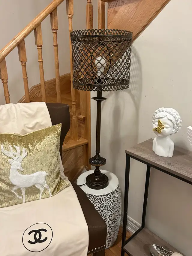 Table Lamp in Indoor Lighting & Fans in Mississauga / Peel Region - Image 2