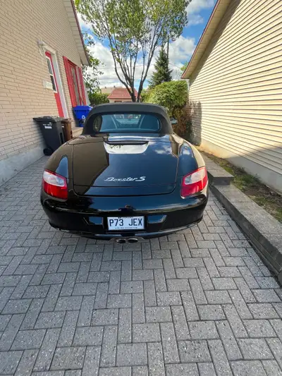 Magnifique Porsche Boxster S en très bonne condition, transmission manuelle, seulement 87 000km Beau...