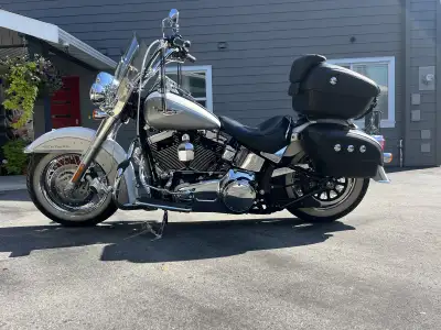 Super clean Harley Davidson Deluxe garaged since new in 2008. Only 64,500kms and loads of after mark...