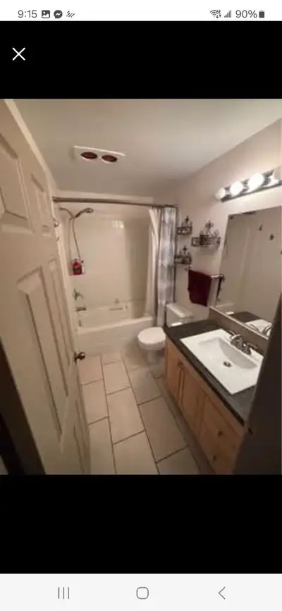 spacious 3 bedroom, 1.5 bath condo in King Edward Park