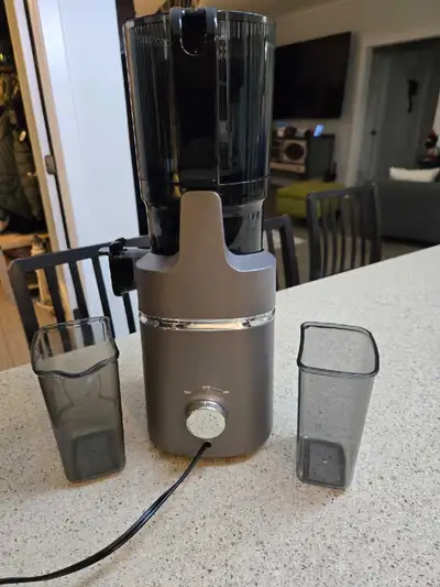 Amzchef juicer,used like new, View more