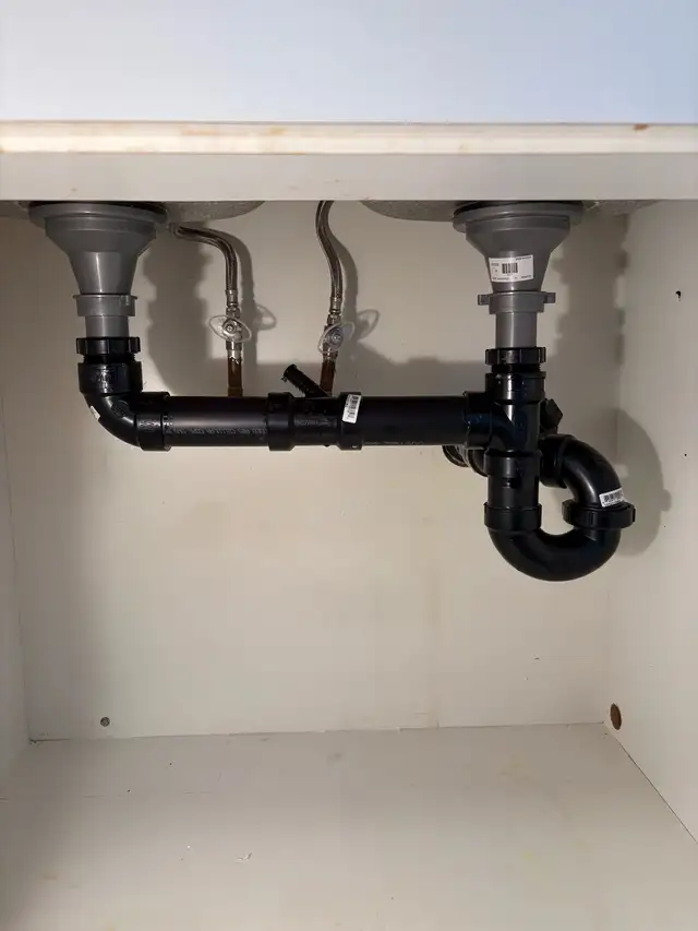 Service Plumber402405779425218560
