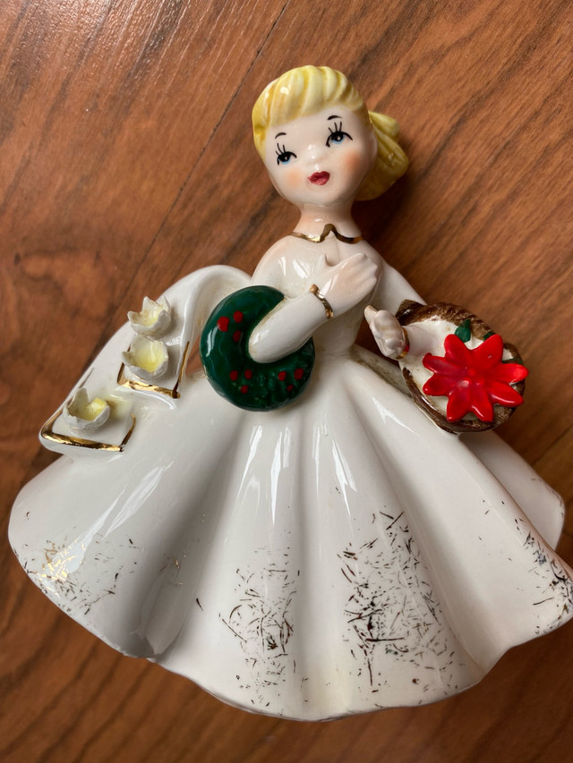 Vintage LEFTON December Birthday Girl - Christmas figurine dans Art et objets de collection  à Ville de Montréal - Image 2