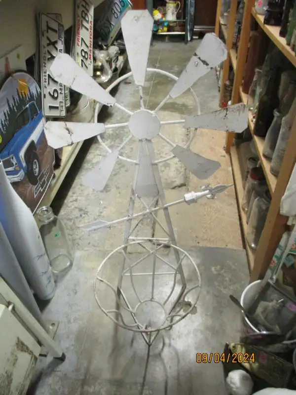 HEAVY WROUGHT IRON WINDMILL MOTIF FENCE YARD PLANTER STAND $60