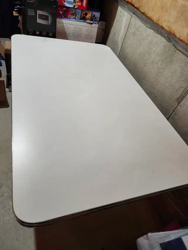 Kitchen Table & 6 Matching Chairs in Dining Tables & Sets in Markham / York Region - Image 4