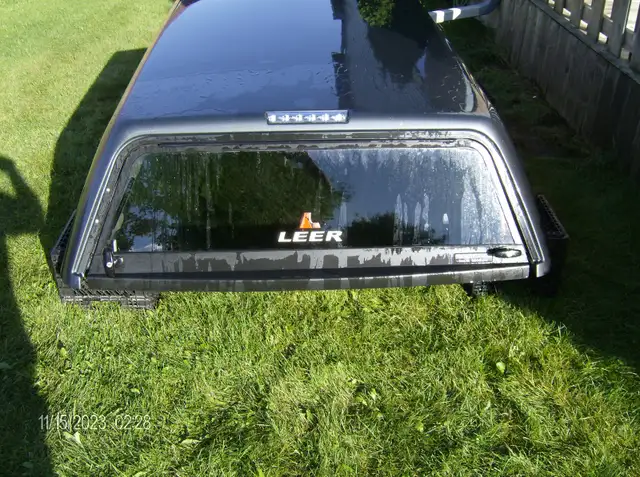truck cap in Other Parts & Accessories in Owen Sound - Image 7