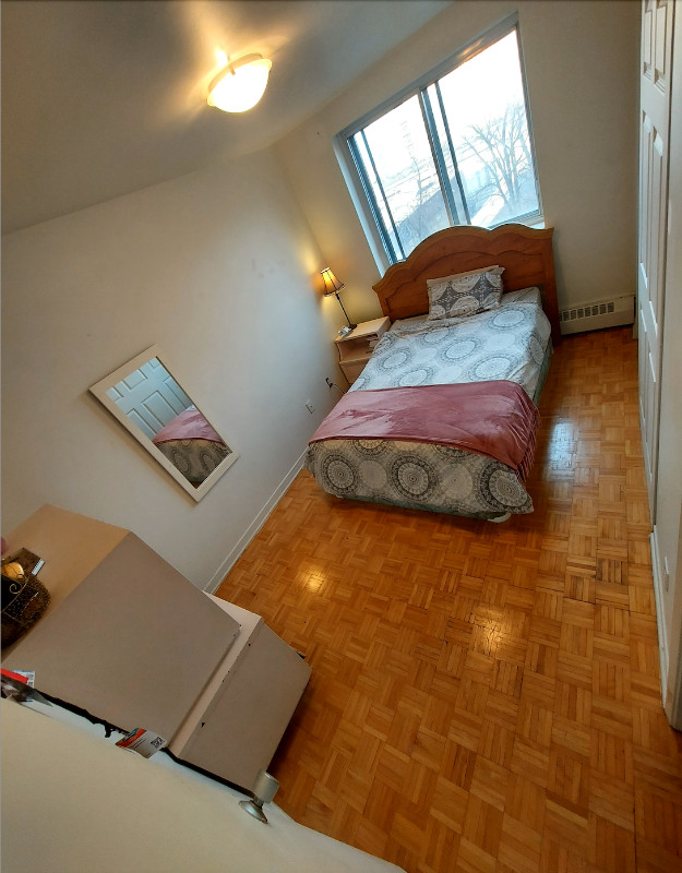Female Roomate needed for spare room in apartment in Cote Vertu dans Locations temporaires  à Ville de Montréal - Image 4