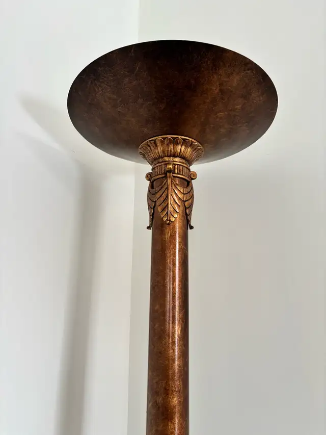Elegant Antique Gold Torchiere Floor Lamp in Other in Markham / York Region - Image 2