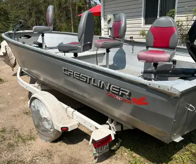 18’ Crestliner Canadian aluminum fishing boat (in good shape) 2015 90hp 4 stroke Suzuki outboard (ru...