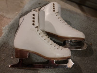 Jackson 2070 Figure Skates Size 4C