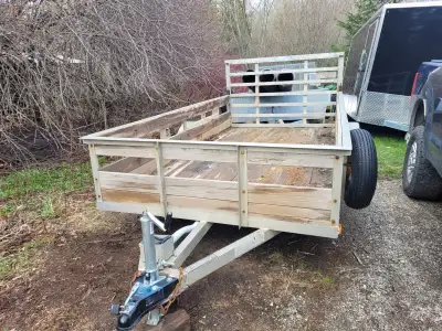 5x10, road worthy, in good shape