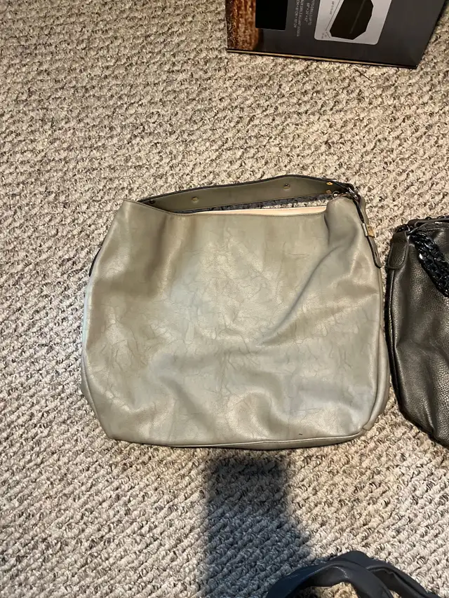 Tote bags (purses) in Women's - Bags & Wallets in Windsor Region - Image 4