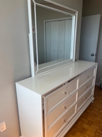 Elegant Mirror-Themed White Bedroom Set