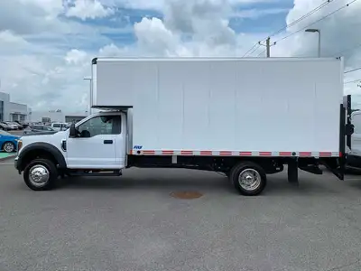 Camion 16 pieds avec chauffeur pour petit déménagement ou transport tarifs ou à l'heure