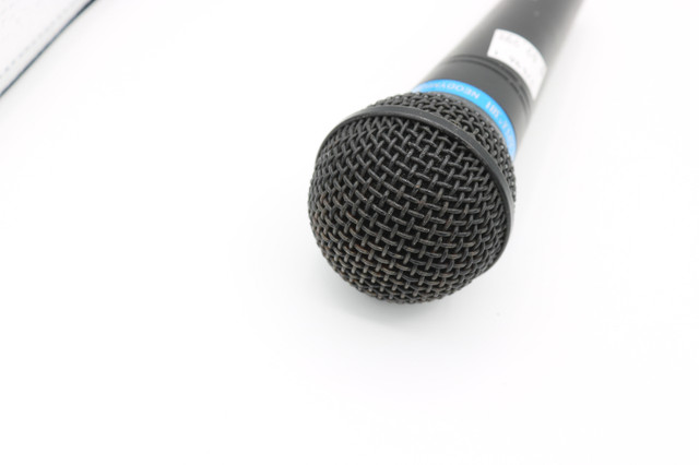 Apex381 Neodymium Dynamic Hyper-Cardioid Microphone (#37496) in Performance & DJ Equipment in City of Halifax - Image 4