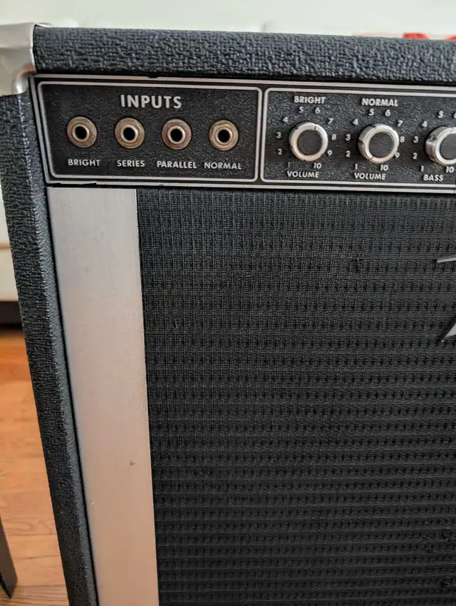 Peavey Classic Guitar Amplifier in Amps & Pedals in Mississauga / Peel Region - Image 3