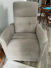 Almost new lift chair!