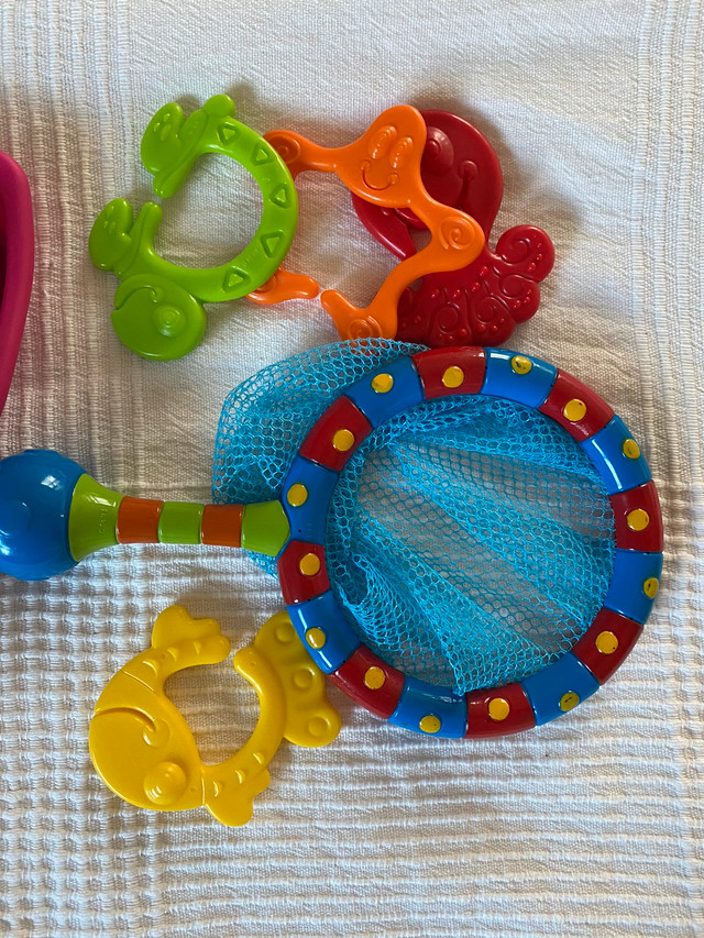 Baby/Toddler bath tub toys in Bathing & Changing in Sudbury - Image 2